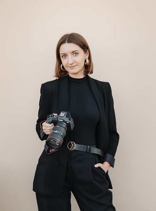 Angelica, Photographer