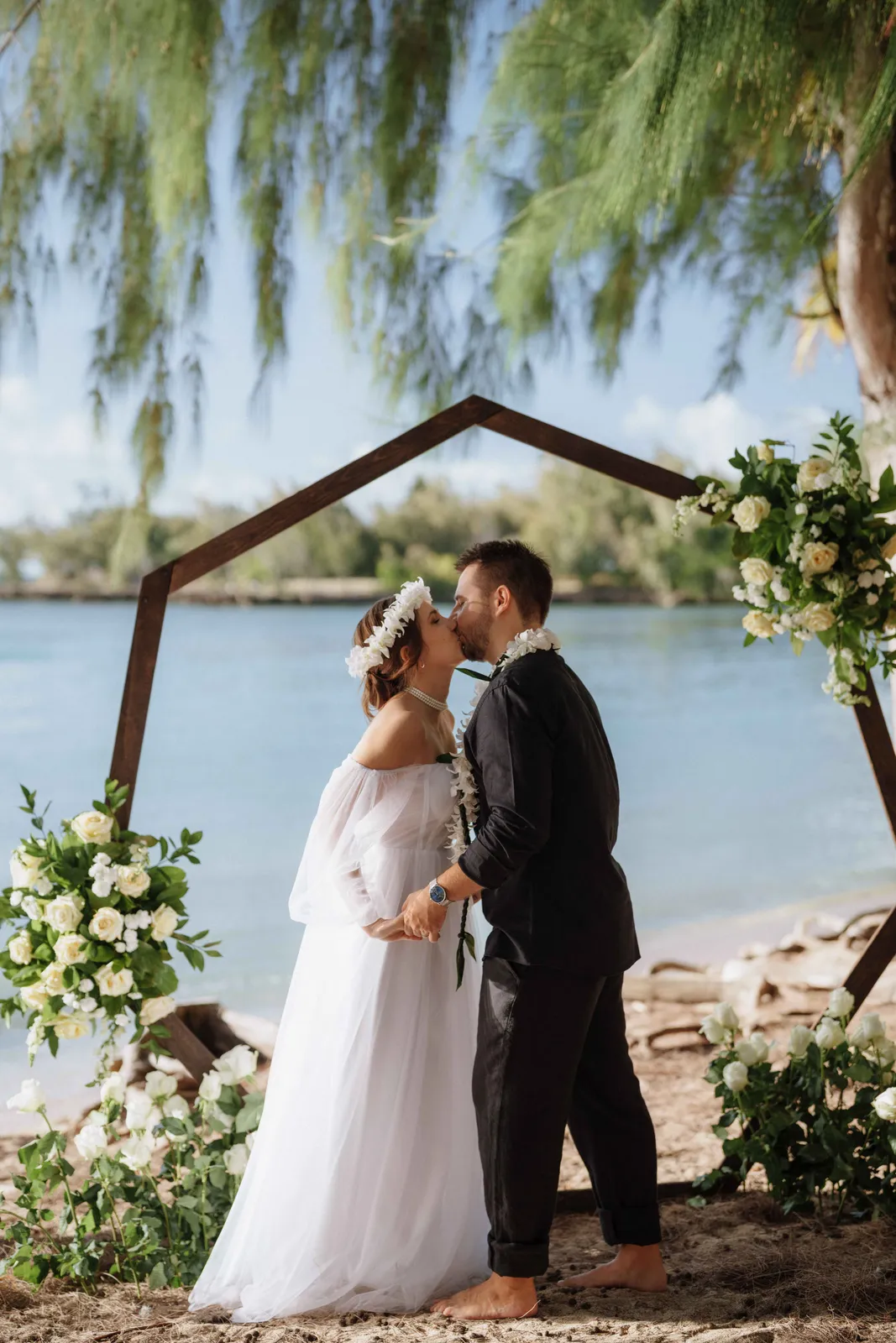 Halekulani Hotel Wedding: Hawaii's Most Prestigious Venue