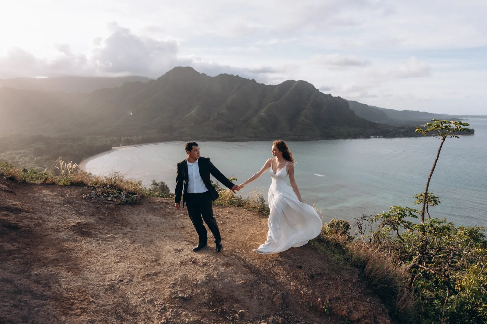 Flying From the Mainland to Elope in Hawaii? A Few Things to Know Before You Go