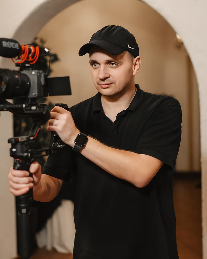 Evan, Videographer